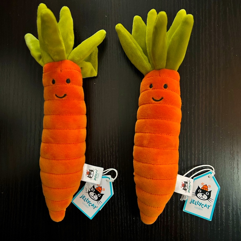 2 NWT Jellycat Carrots 7”x2”
